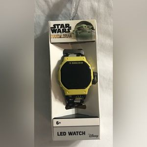 Disney Star Wars The Mandalorian baby Yoda unisex kid Led watch yellow.6+